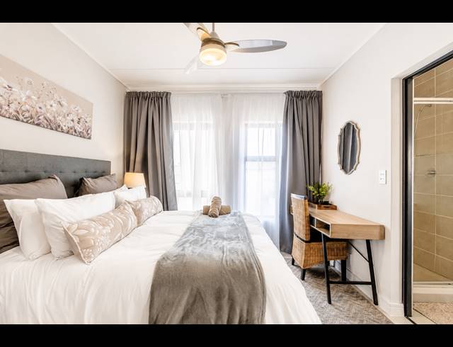 2 BEDROOM APARTMENT TO LET IN BALLITO CENTRAL